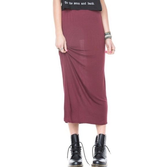 Brandy Melville Dresses & Skirts - ⚡️3/$20 - Brandy Melville Maroon Maxi Skirt